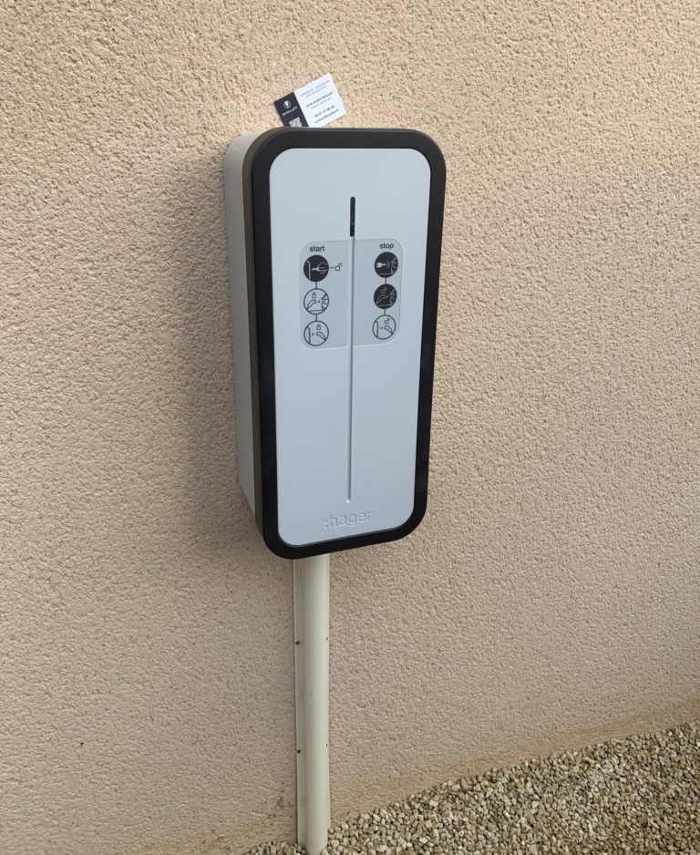 Borne de recharge 7kW Hager Witty 86170 SAINT-MARTIN-LA-PALLU
