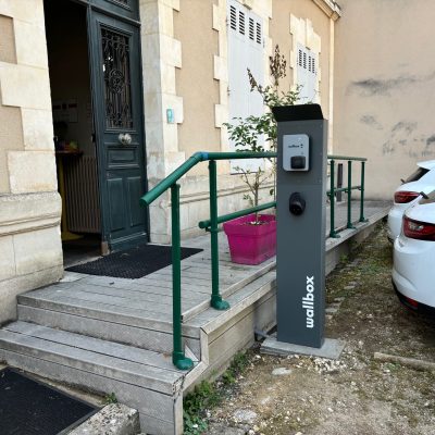 Borne de recharge 22kW Copper SB Wallbox triphasée - 86000 POITIERS